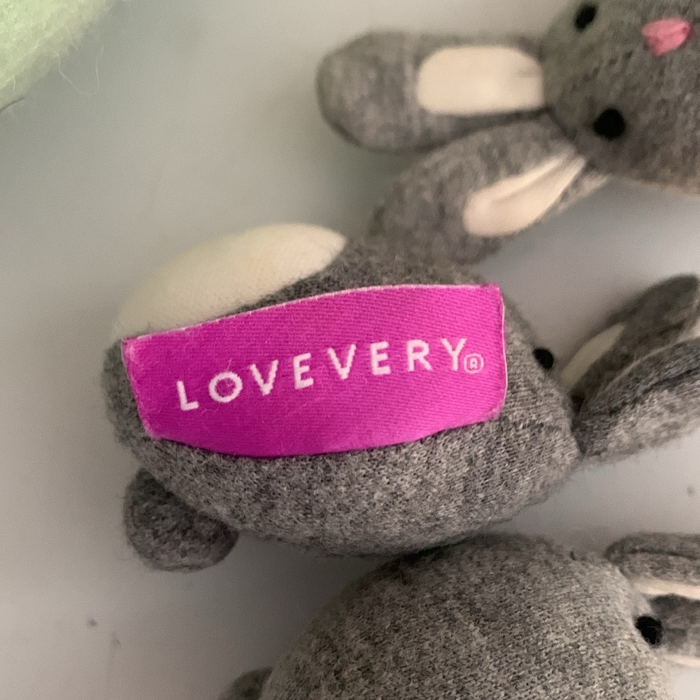Lovevery Bunnies in a Felt Burrow (Babbler Playkit - Months 13, 14, 15)
friends. - Picture 3 of 4